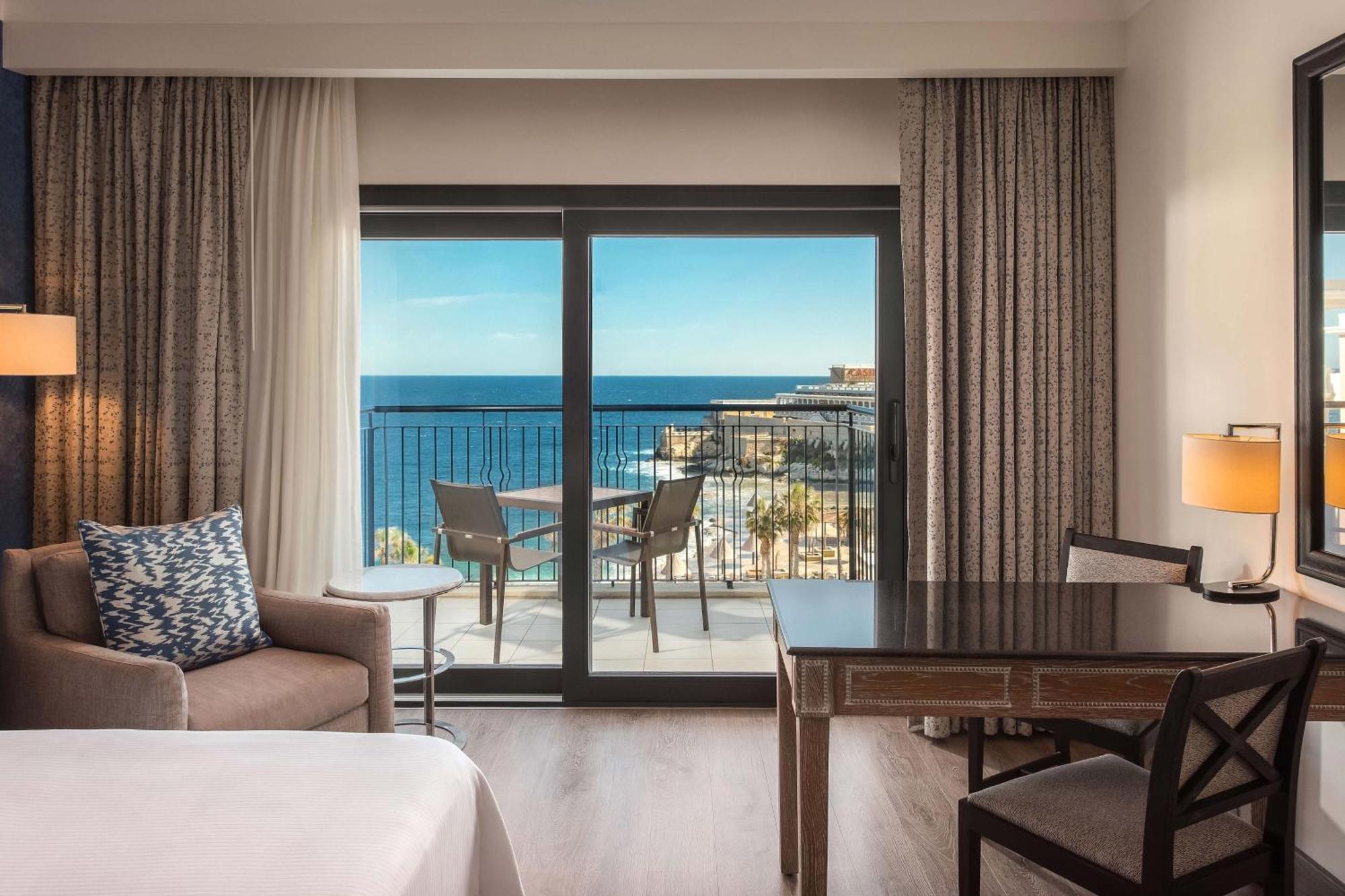 The Westin Dragonara Resort, Malta San Giuliano Esterno foto A guest room at the Hilton San Diego Bayfront
