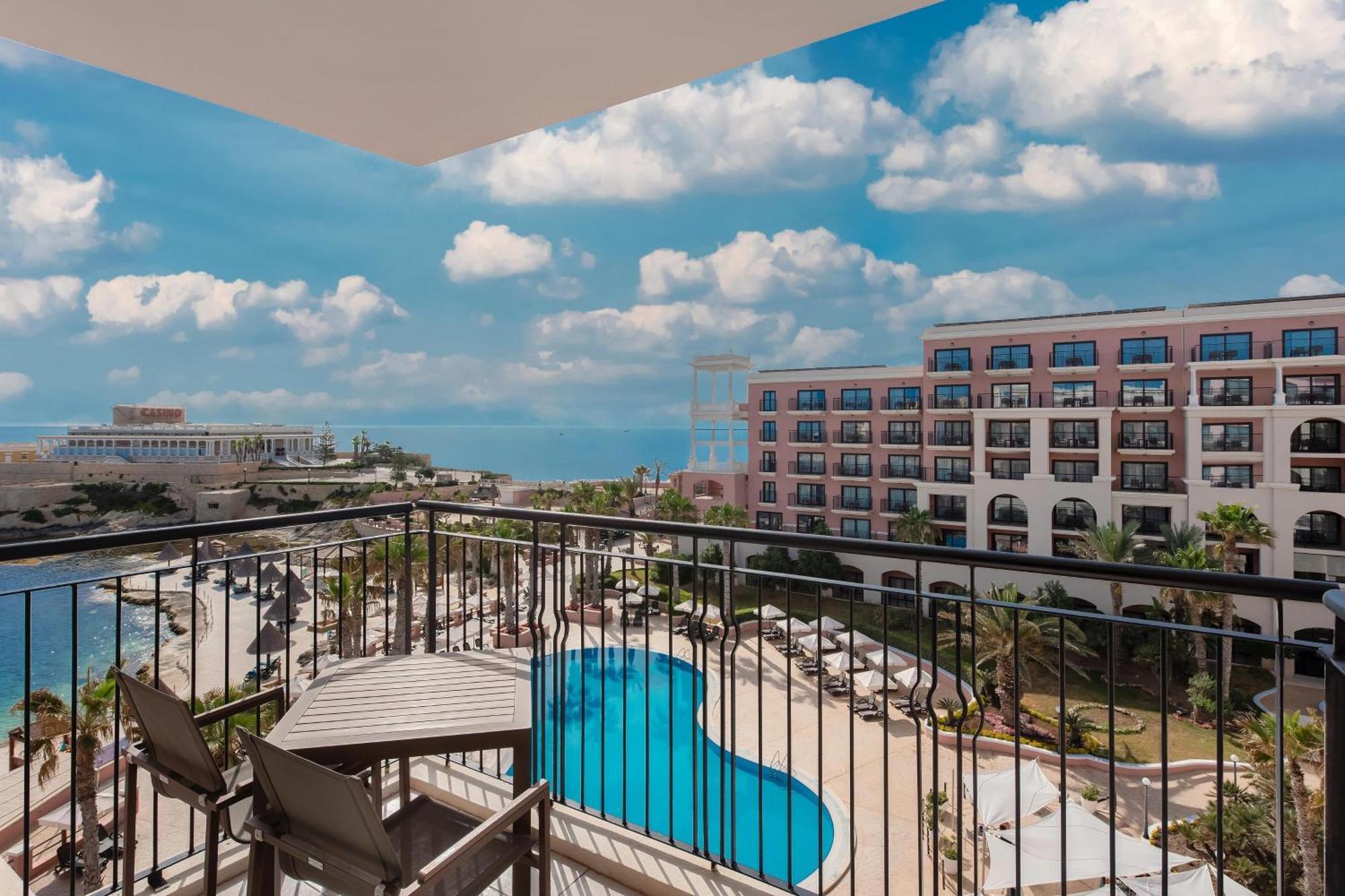 The Westin Dragonara Resort, Malta San Giuliano Esterno foto View of the hotel