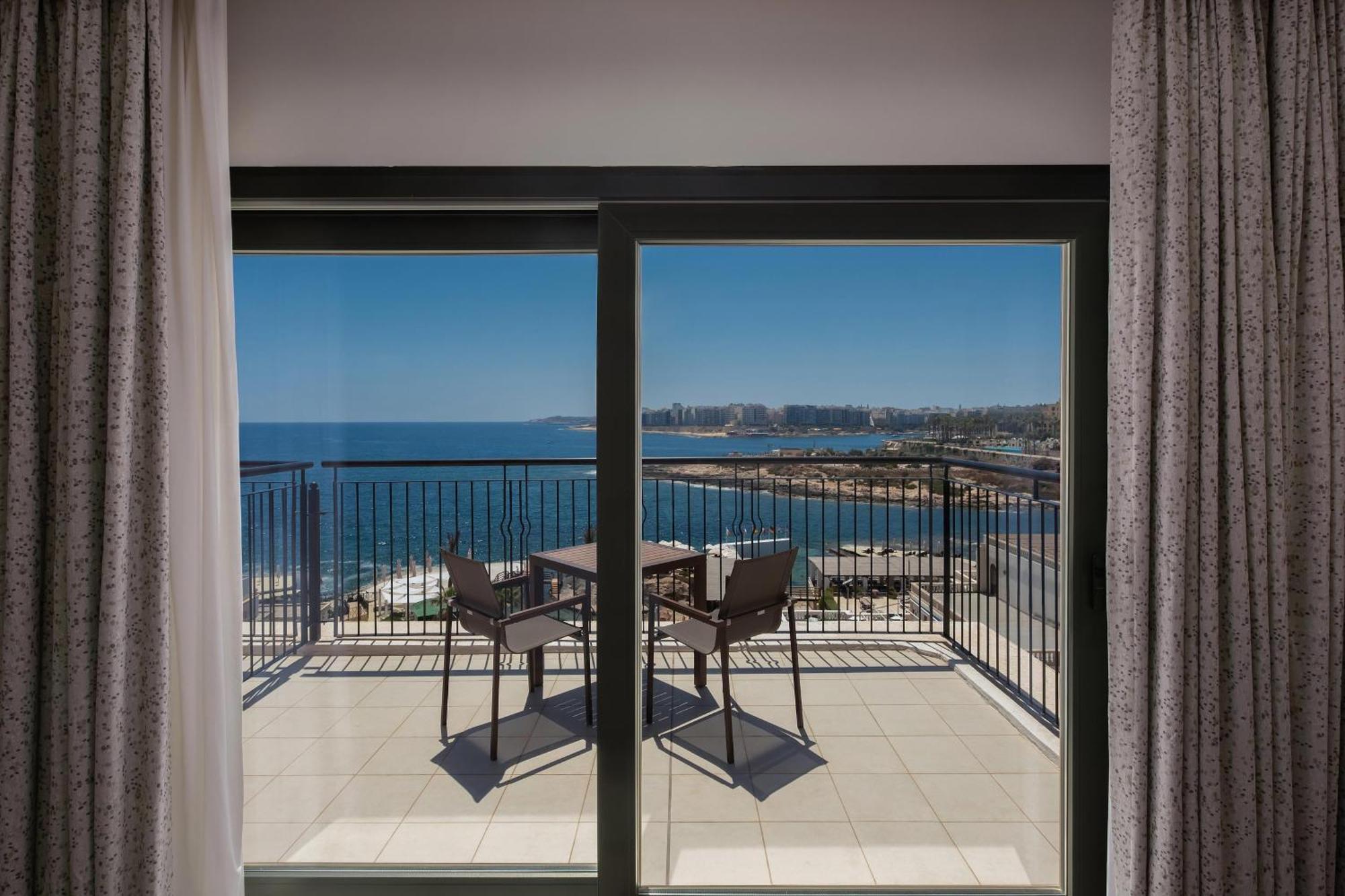 The Westin Dragonara Resort, Malta San Giuliano Esterno foto View from the balcony of a typical apartment