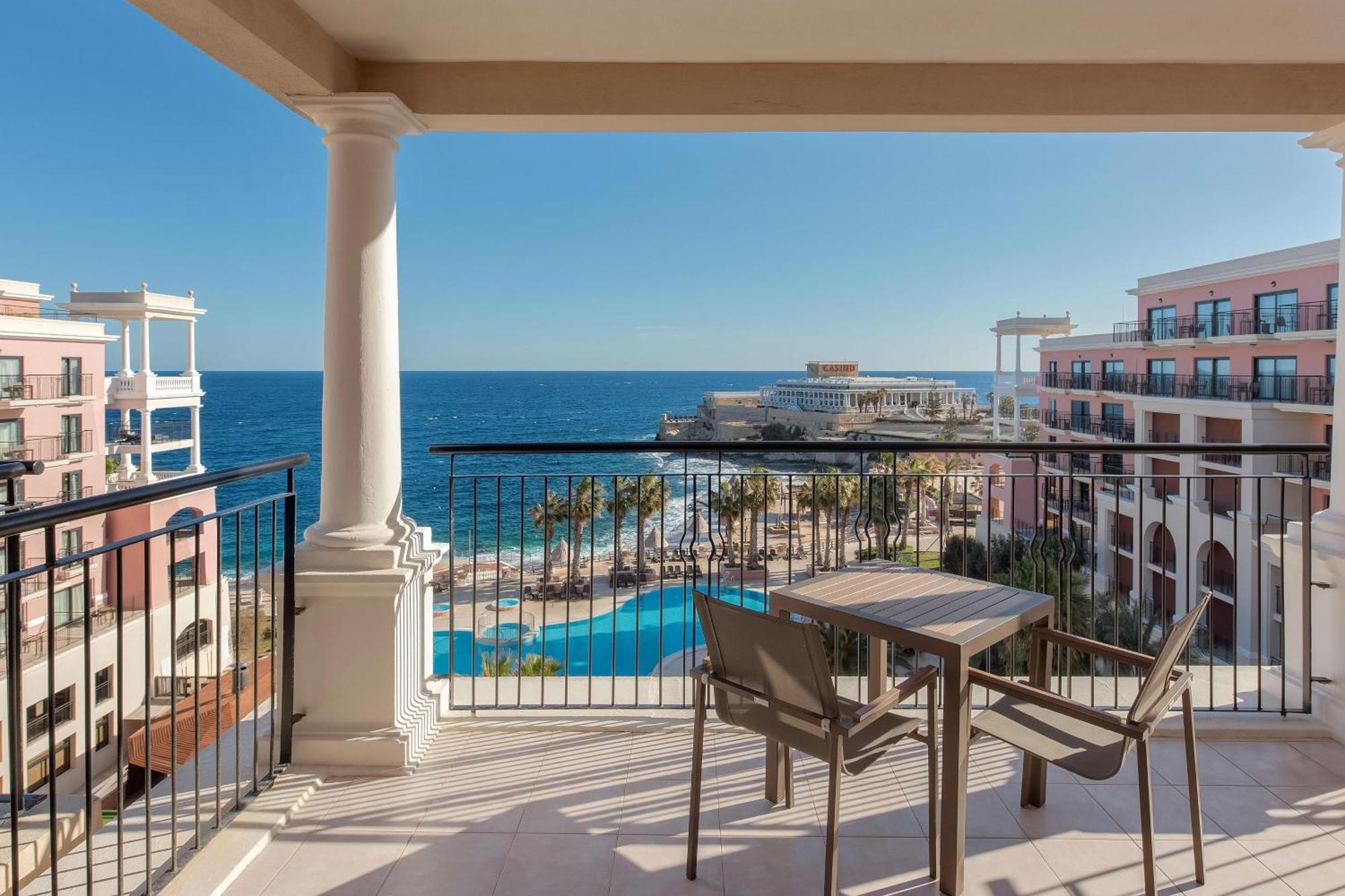 The Westin Dragonara Resort, Malta San Giuliano Esterno foto Balcony at the Iberostar Grand Hotel del Mar