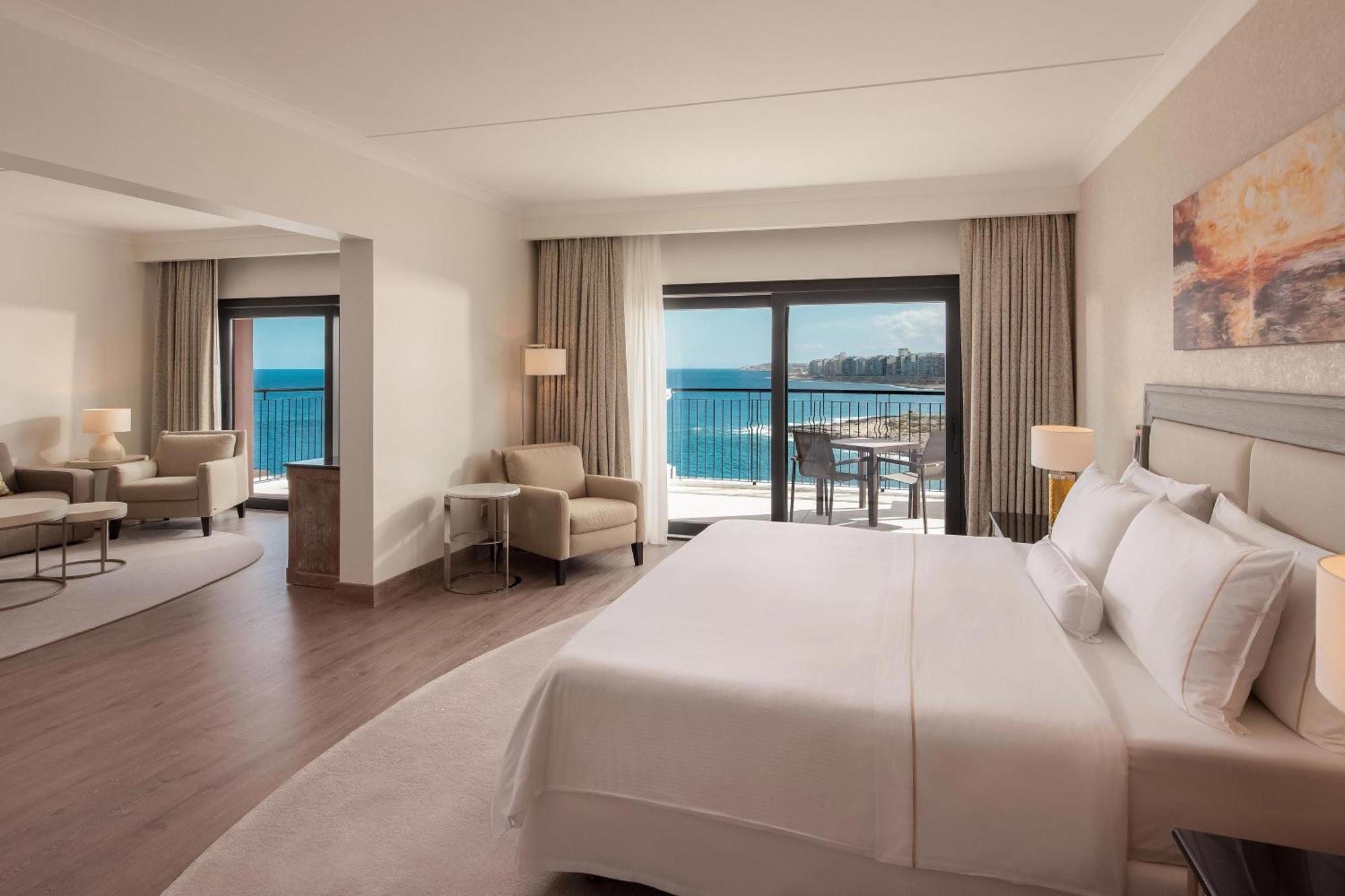 The Westin Dragonara Resort, Malta San Giuliano Esterno foto A room at the hotel